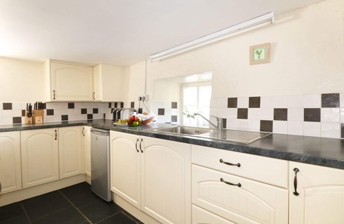 Saint Gennys Cottage | WESTROOSE FARM HOUSE, family friendly, with open fire in Camelford