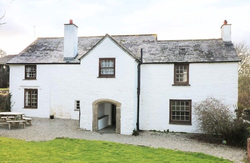 Saint Gennys Cottage | WESTROOSE FARM HOUSE, family friendly, with open fire in Camelford