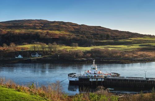 Lochaline Apartment | White Watch