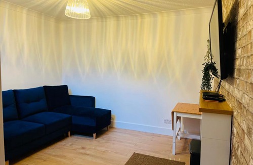 Dumbarton Apartment | Whiteley's Cottages