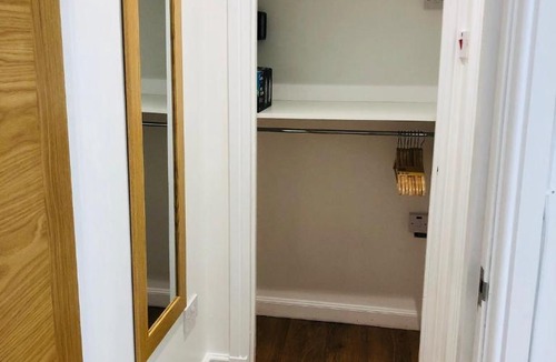 Dumbarton Apartment | Whiteley’s Cottages studio