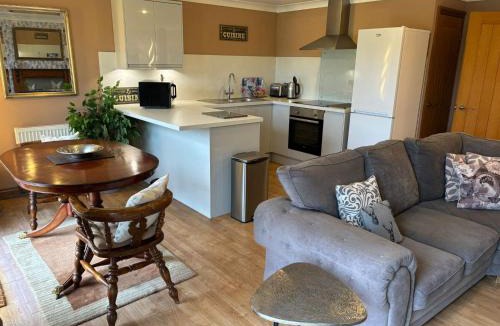 Storwood Villa | Wild Oats Lodge 2 - Yellowtop Country Park- Hot Tub - Yorkshire