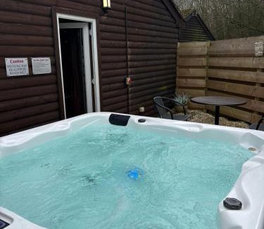 Storwood Villa | Wild Oats Lodge 2 - Yellowtop Country Park- Hot Tub - Yorkshire