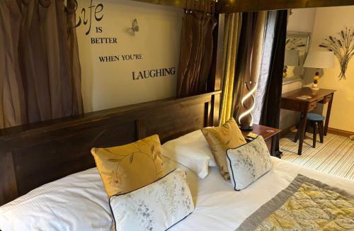 Storwood Villa | Wild Oats Lodge 2 - Yellowtop Country Park- Hot Tub - Yorkshire