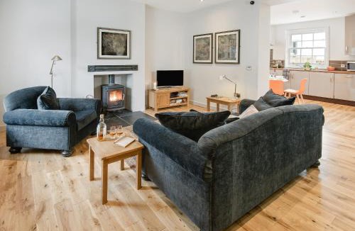 Gatehouse-of-Fleet House | Willow