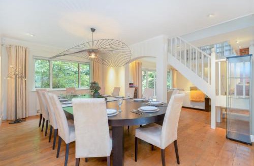 Borehamwood House | Willow Lodge 5800 SQFT Quiet Luxury Living - Pass the Keys