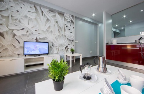 Puerta del Angel Apartment | WindRose 3
