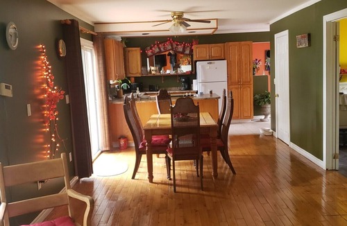Macdonald House | WINTER DISCOUNT ICE FISHING RIGHT OUT FRONT FOR TROUT 3 bedrooms 4 beds