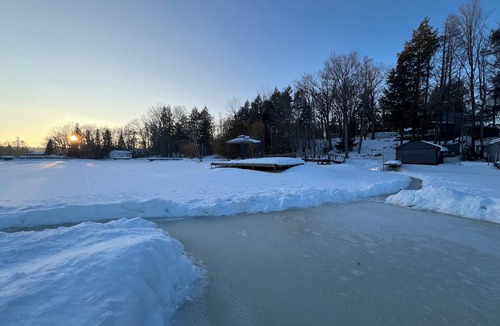 Selwyn House | Winter Holidays at the Lake in an Year Around Home 🎄🎅🎊🕎