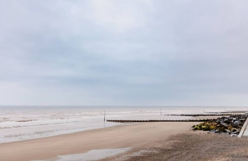 Withernsea Apartment | Withernsea Studio Apt + Sofa bed