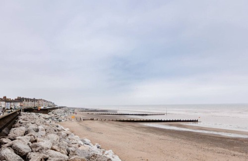 Withernsea Apartment | Withernsea Studio Apt + Sofa bed