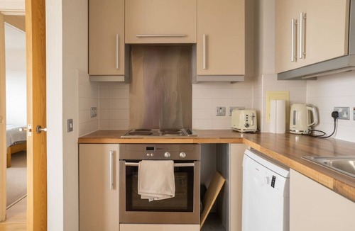 Shadwell Apartment | Wonderful Apartment in Shadwell