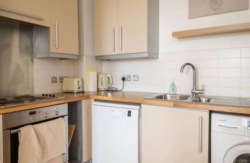 Shadwell Apartment | Wonderful Apartment in Shadwell