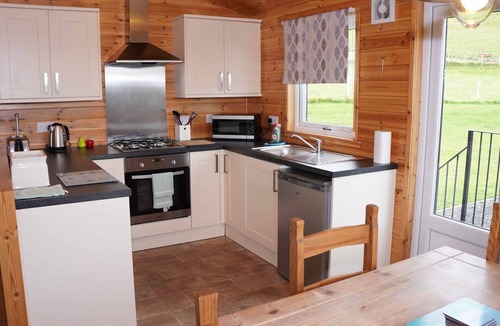Kinross House | Wonderful private villa for 4 guests with WIFI, TV, balcony and pets allowed