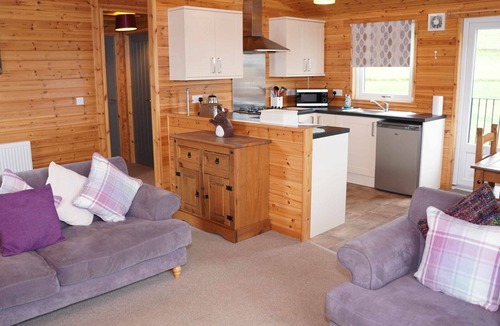 Kinross House | Wonderful private villa for 4 guests with WIFI, TV, balcony and pets allowed