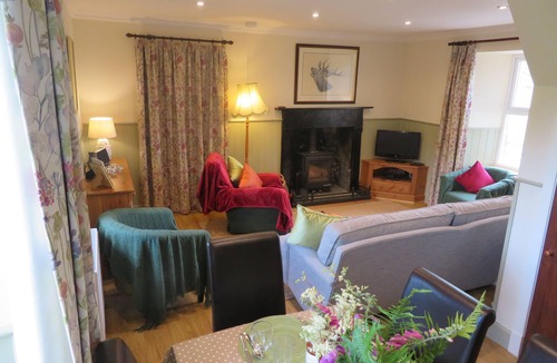 Lochgilphead Apartment | Wonderful remote cottage but fully equipped with all you would need to create Home from Home.