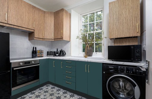 Dalavich Apartment | Woodland Hideaway Near Stirling