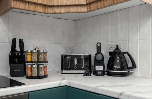 Dalavich Apartment | Woodland Hideaway Near Stirling
