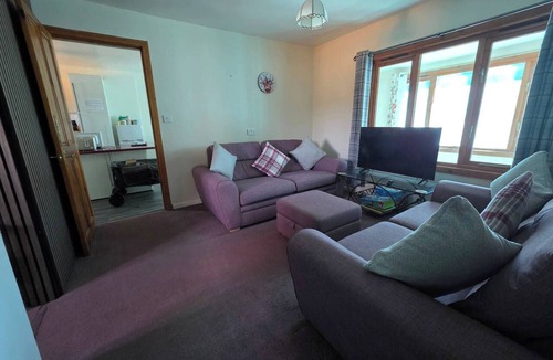 Mainland Cottage | Woodlands Cottage Cottage Sleeps 5