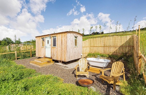 Heights of Achterneed Cottage | Woodside Hut 3 - UK36107
