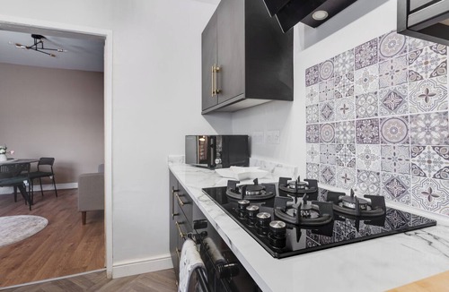 Liverpool House | Work & Unwind | Free Parking | Near Sefton Park
