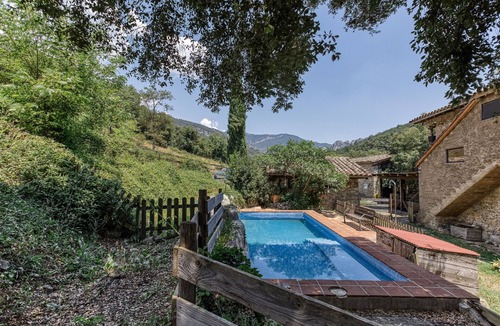 Montagut Apartment | 'Xarel-lo' Room with Mountain Views, Shared Pool and Terrace