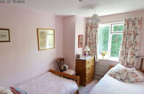 Newcastle-on-Clun House | Y Rhosyn in the beautiful Knighton