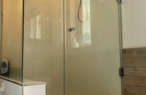 Lawrence Park House | yellow, Sunny brook Hospital, Glendon college. Private room& washroom