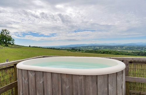 Auchterarder Ski Chalet | Yurt in Gleneagles with Hot Tub Retreat