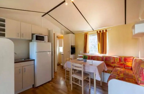 Calella House | ZEcamping 3 étoiles familial piscine 200m plage locatif TV BBQ clim