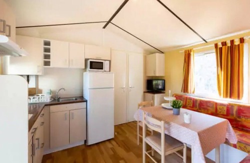 Calella House | ZEcamping 3 étoiles familial piscine 200m plage locatif TV BBQ clim