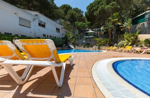 Calella House | ZEcamping 3 étoiles familial piscine 200m plage locatif TV BBQ clim