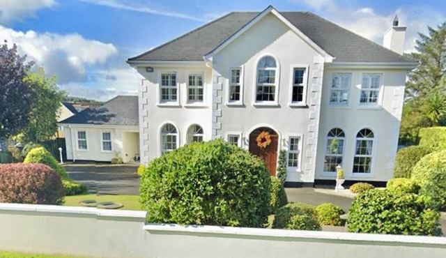 1 Bed Flat - Sleeps 2 - Parking - Garden