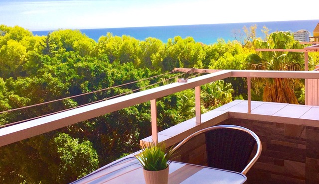 1 bedroom apartment, sea views, city center, near beach and train
