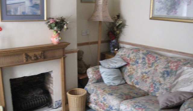 *10 % off/wk * Quirky cosy character cottage conservation area.