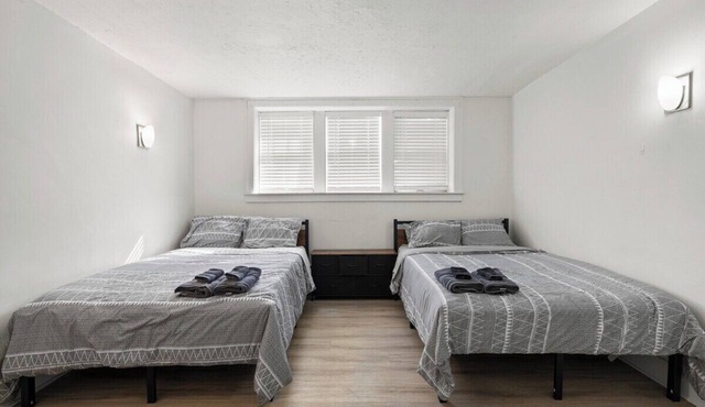1342 - 13 Quiet One Bedroom Apartment within Walking Distance of the University