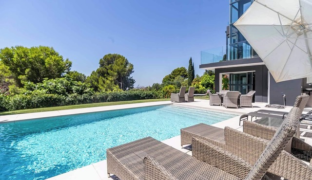 136 - Luxury Villa, Sea Views, Private Heated Pool , Benalmádena