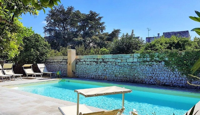 1600 Old Mill V. in a village near the sea; pool, gardens, A/C, WiFi; accessible for people with disabilities