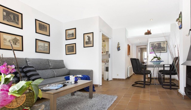 1SAB 01 - Cosy 2 bedroom apartment located just 100m from the lovely beach of Llafranc