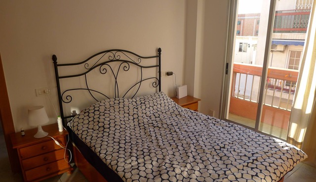 2 Bed Apartment Great Location 0.5km from Beach