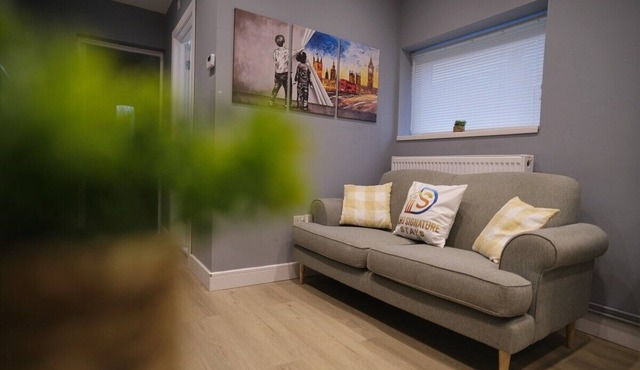 2-Bed Stay | Contractors Welcome | Parking | Wi-Fi
