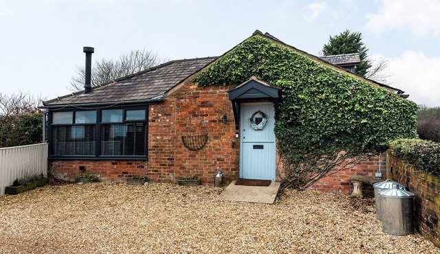 2 bedroom accommodation in Greenhalgh