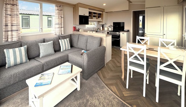 2 bedroom accommodation in Sandgreen
