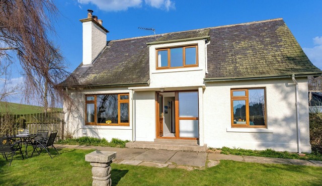 2 bedroom accommodation in Duffus, near Lossiemouth