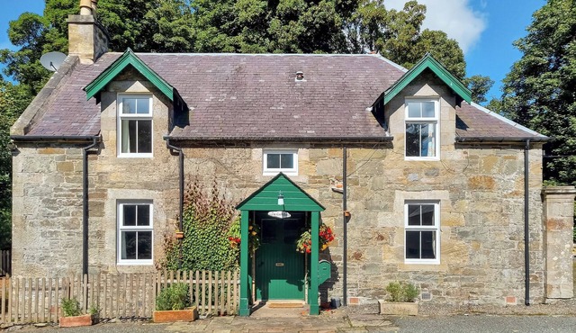 2 bedroom accommodation in Girvan