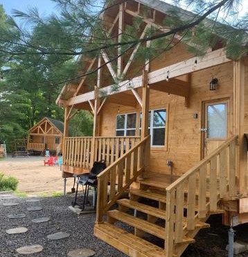 2 Bedroom Beach Side Cottage on Muskoka Shores