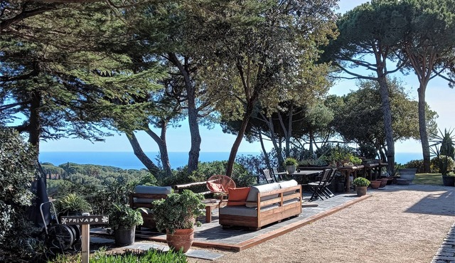 2 Bedroom Guesthouse Sea View and Wellness, Boutique Estate near Barcelona Coast
