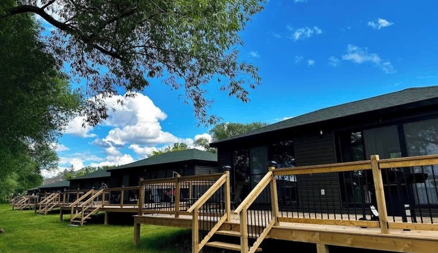 2-bedroom Lake Front Cottage in Harwood, ON #7
