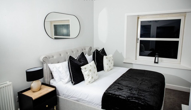 2 BR House By Caledonia Luxe Stays Crieff