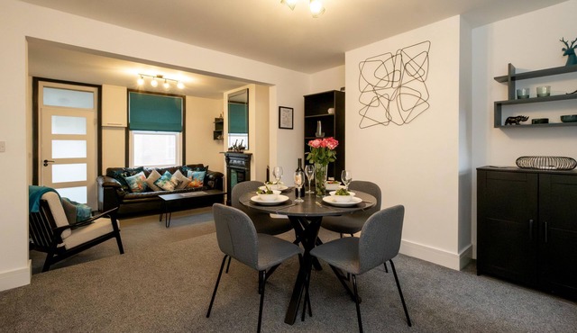 21 Urban Road, Leiston, near Sizewell - sleeps 5 guests in 3 bedrooms